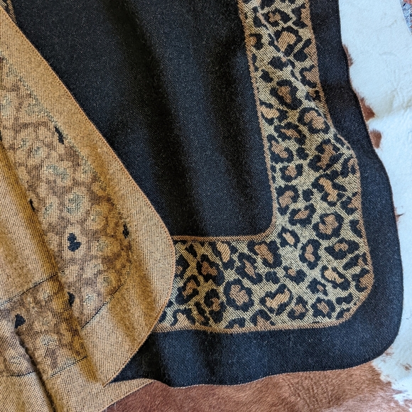 Envision Studio Black W Leopard Print Cardigan Shawl - Picture 6 of 15